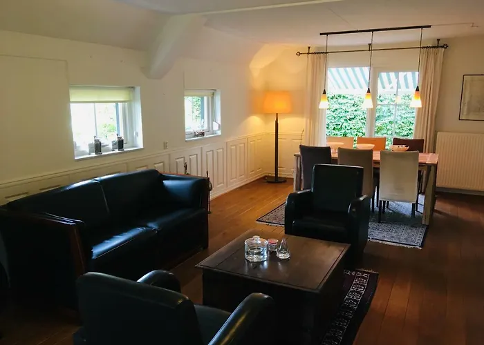 63 بيت للعطل